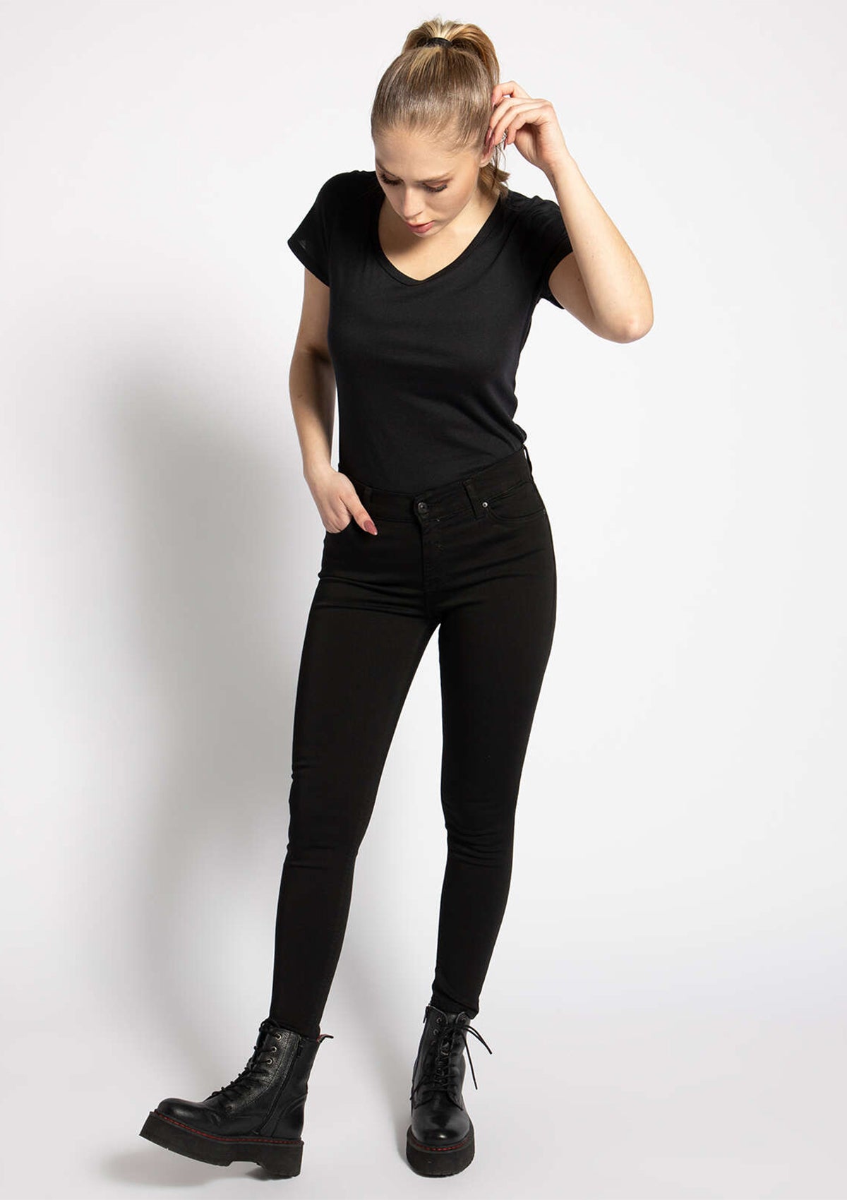 Lonia Black Mid Rise Skinny